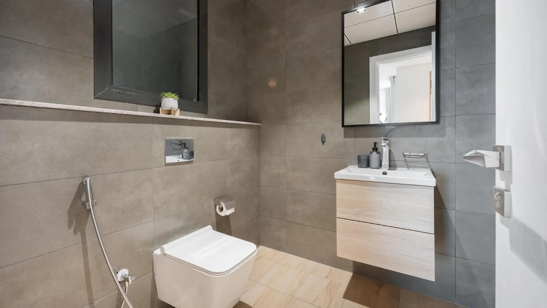 A Gorgeous Flat In The Heart Of Jvc Apartment Dubai 0*,  United Arab Emirates