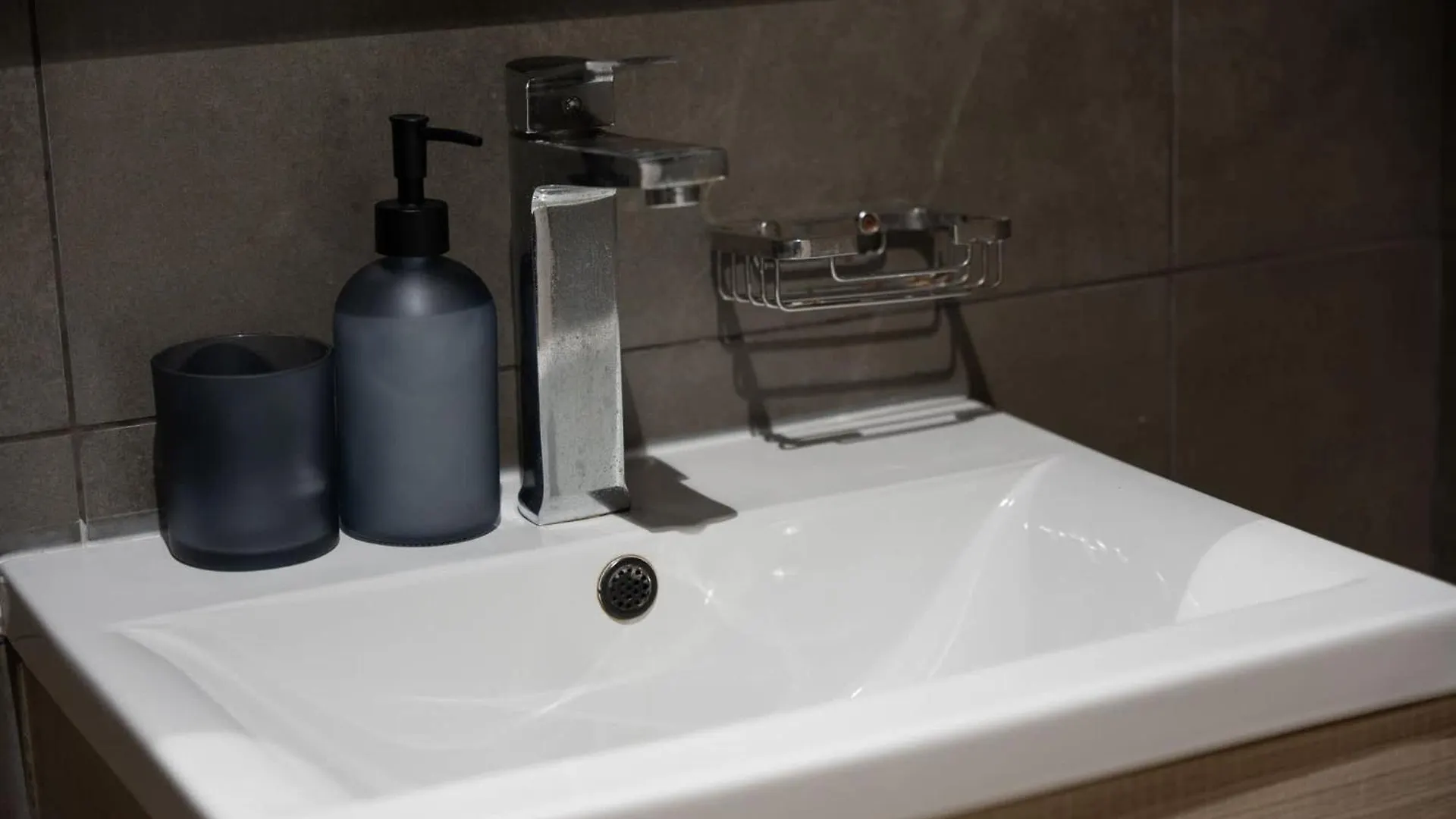 A Gorgeous Flat In The Heart Of Jvc Apartment Dubai