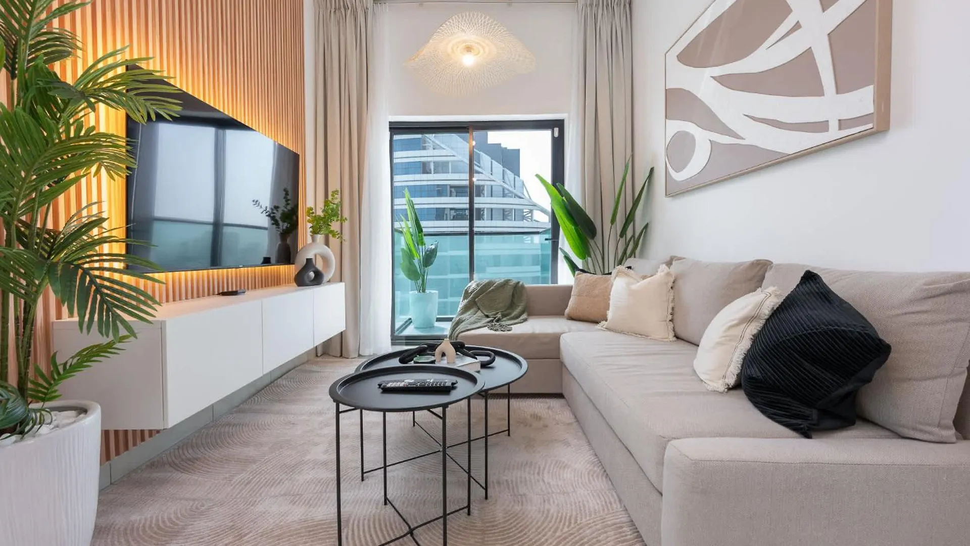 A Gorgeous Flat In The Heart Of Jvc Apartment Dubai 0*,