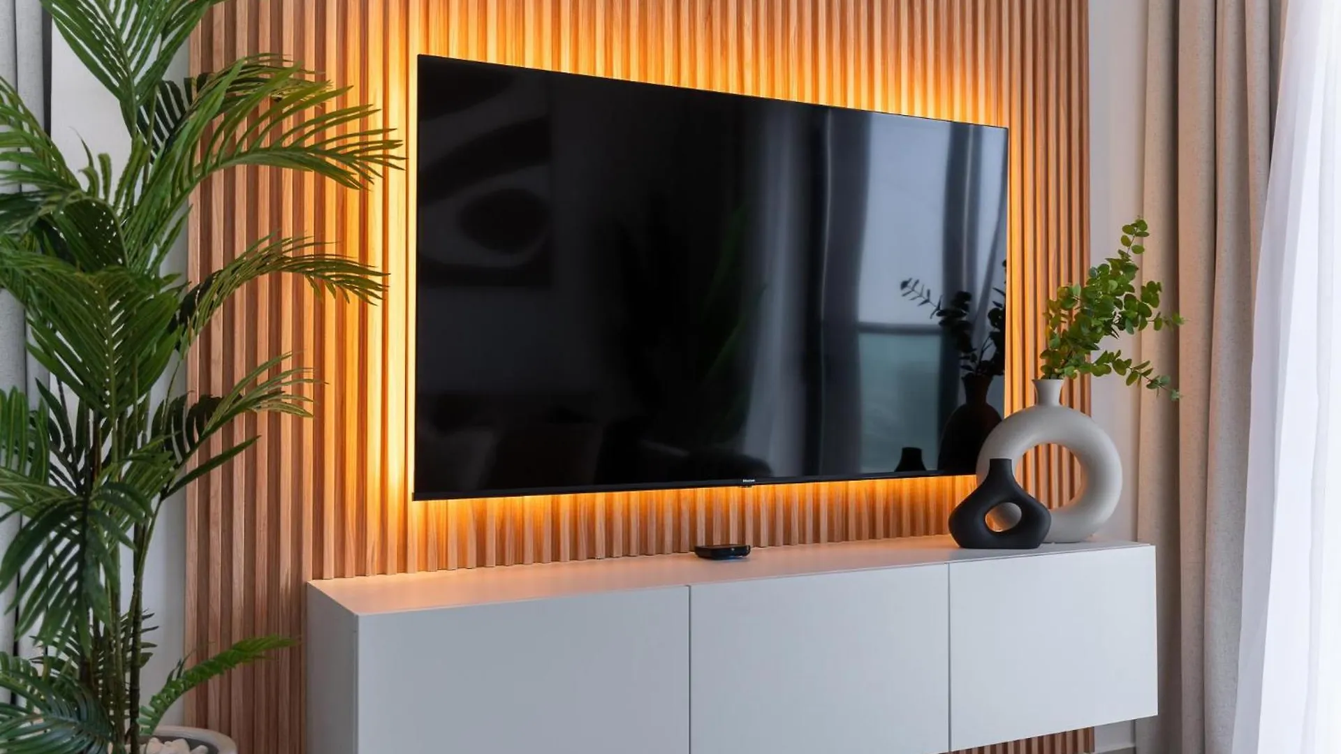 A Gorgeous Flat In The Heart Of Jvc Apartment Dubai